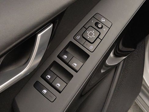 Used 2023 Kia Niro EX Touring FWD image 27