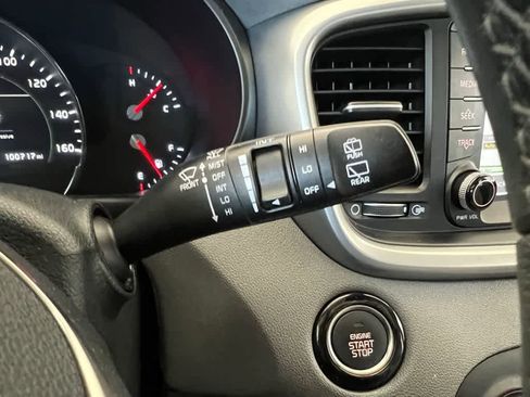Used 2019 Kia Sorento SX image 35