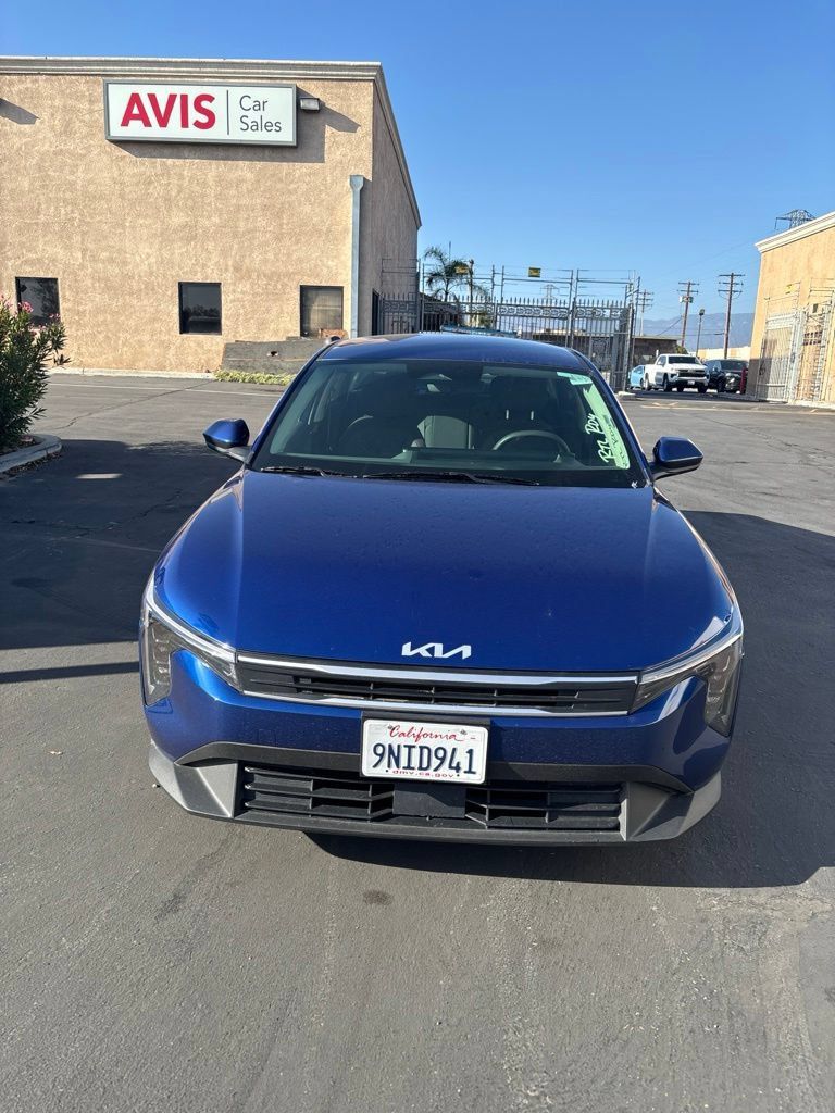 Used 2025 Kia K4 FWD image 2