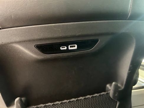 Used 2024 Chrysler Pacifica Touring-L FWD image 34