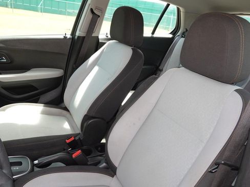 Used 2017 Chevrolet Trax LS FWD image 16