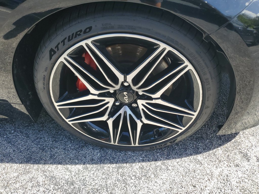 Used 2022 Kia Stinger GT1 w/ Red Interior Color Package RWD image 6