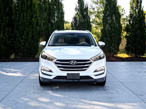 Used 2018 Hyundai Tucson SEL Plus FWD image 3