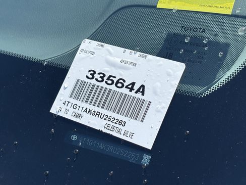 Used 2024 Toyota Camry SE FWD image 33