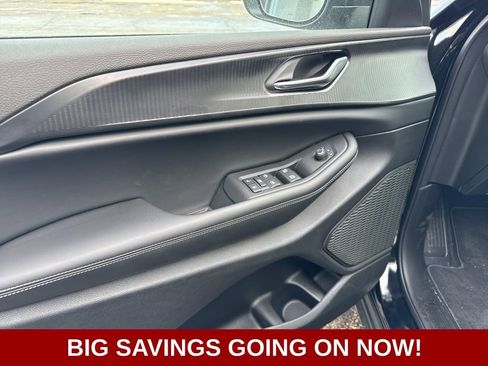 New 2025 Jeep Grand Cherokee Laredo image 18