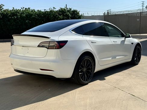 Used 2019 Tesla Model 3 Standard Range Plus image 5