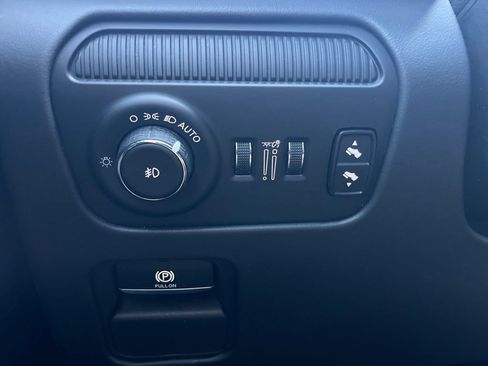 Certified 2022 Jeep Grand Wagoneer Series III w/ Rear Seat Video Group 1 AWD/4WD image 13