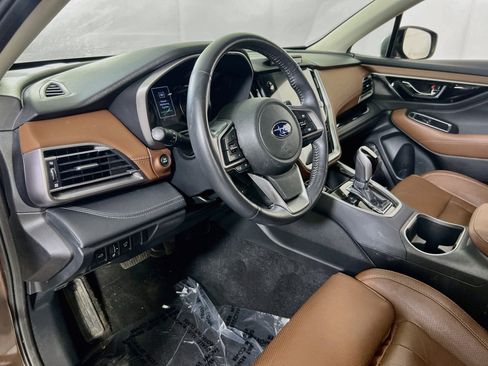 Used 2022 Subaru Outback Touring AWD/4WD image 9