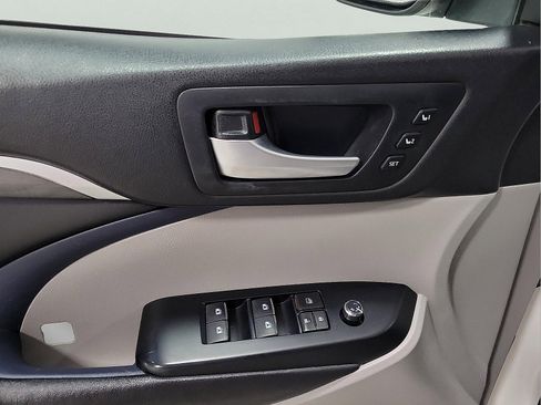 Certified 2018 Toyota Highlander Limited image 11