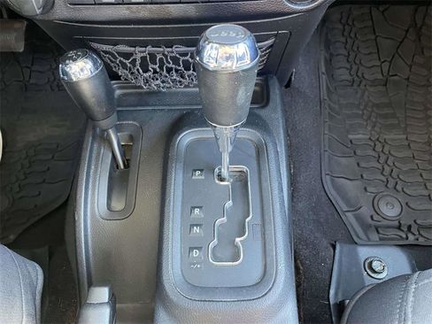 Used 2016 Jeep Wrangler Unlimited Sport w/ Connectivity Group image 17