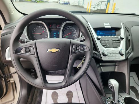 Used 2012 Chevrolet Equinox LS AWD/4WD image 9