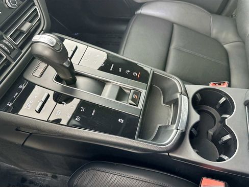 Used 2024 Porsche Macan image 18