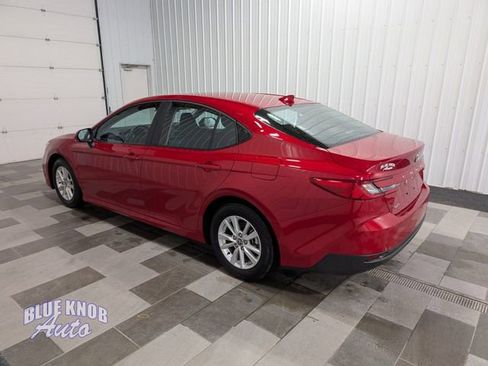 Used 2025 Toyota Camry LE image 2