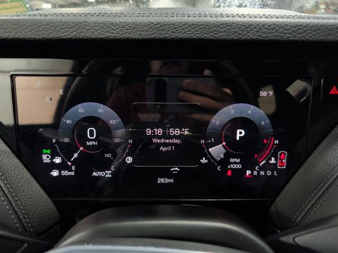 Used 2026 GMC Yukon Denali w/ Sun & Power Step Package image 9