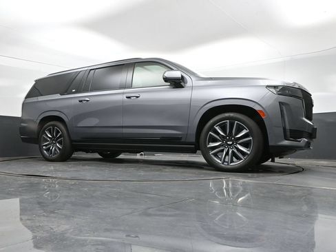 Used 2021 Cadillac Escalade ESV Sport w/ Driver Assist Tech Package AWD/4WD image 43