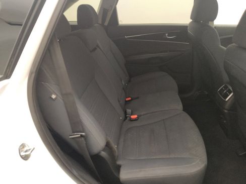 Used 2019 Kia Sorento AWD V6 image 19