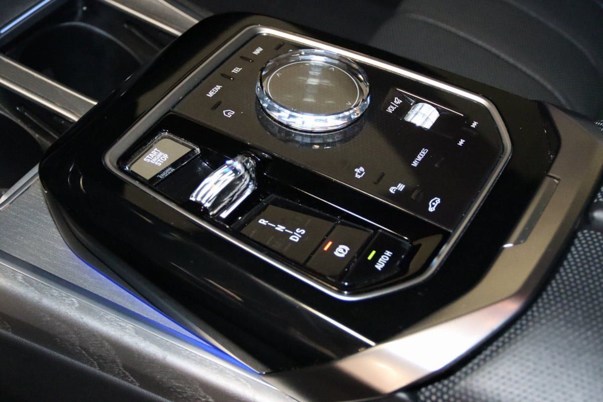Used 2023 BMW 760i xDrive AWD/4WD image 42