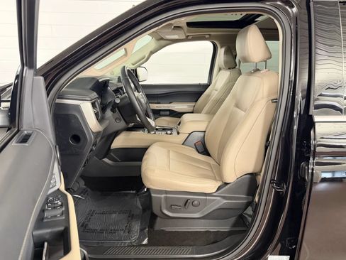 Used 2022 Ford Expedition Max XLT AWD/4WD image 12
