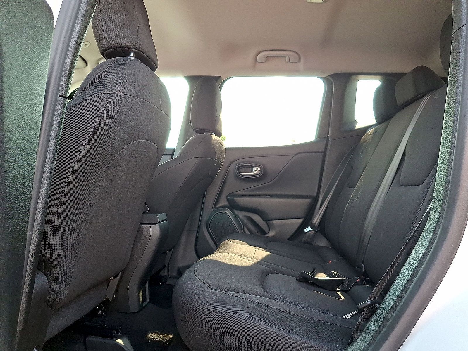 Used 2023 Jeep Renegade Latitude AWD/4WD image 19