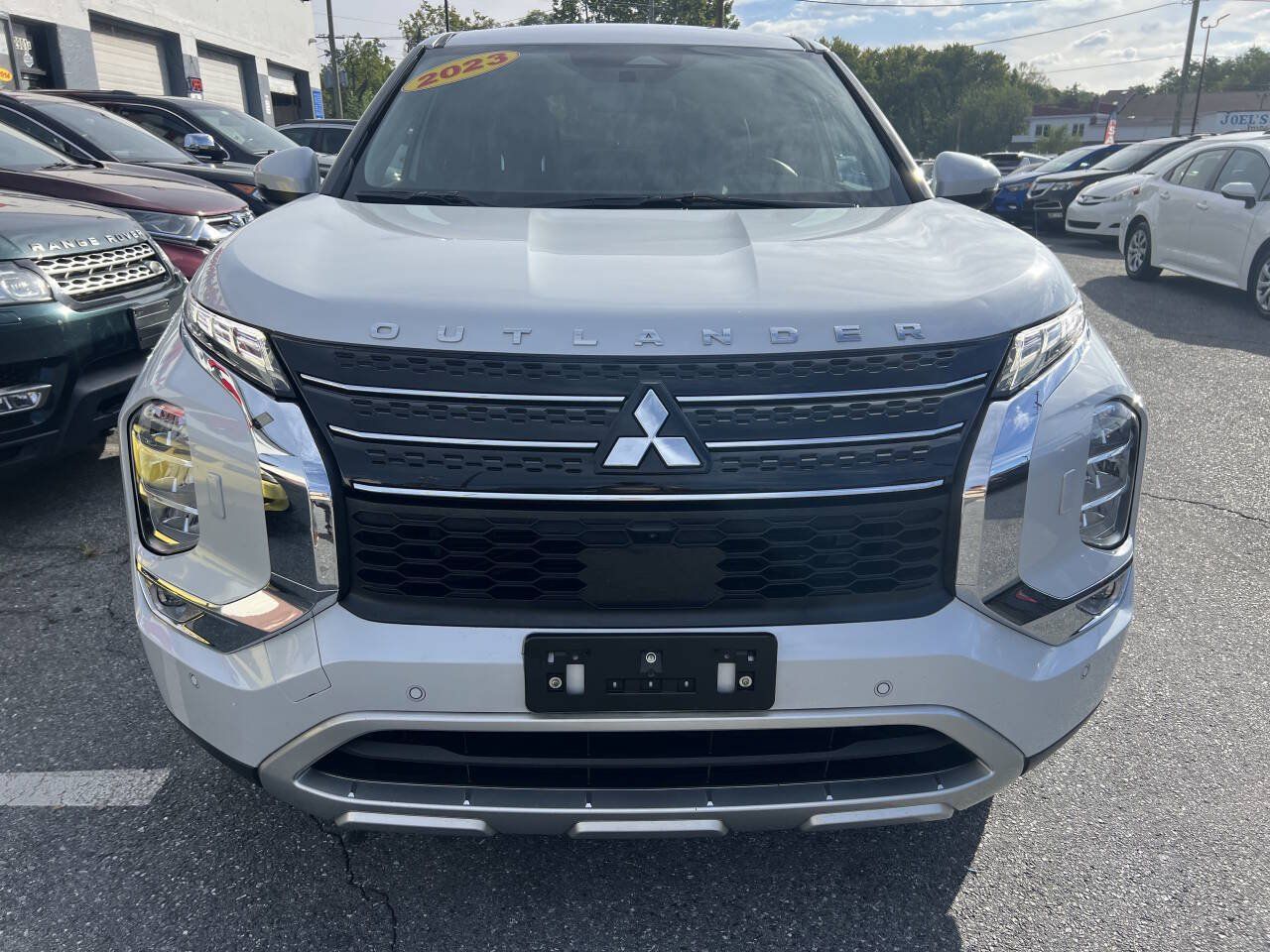 Used 2023 Mitsubishi Outlander SE AWD/4WD image 2