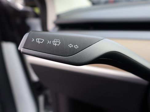 Used 2023 Tesla Model 3 Standard Range image 45