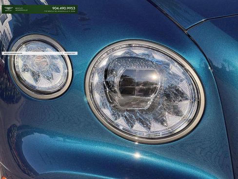 Used 2025 Bentley Flying Spur Plug-In Hybrid AWD/4WD image 12