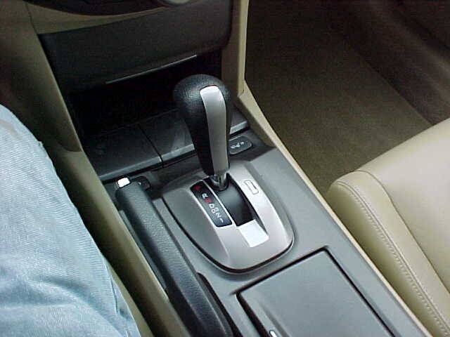 Used 2011 Honda Accord EX-L image 25