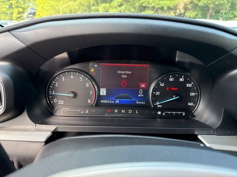 Used 2023 Ford Explorer XLT w/ Equipment Group 202A AWD/4WD image 29