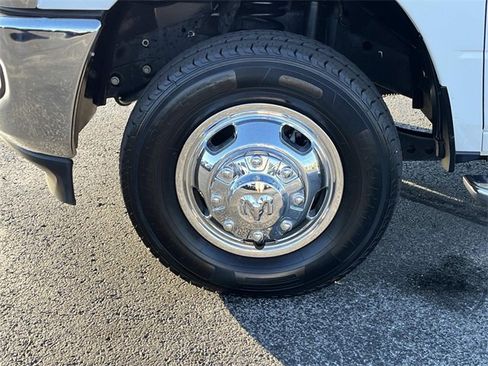 Used 2024 RAM 3500 Big Horn image 11