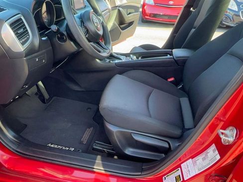 Used 2018 MAZDA MAZDA3 Sport FWD image 17