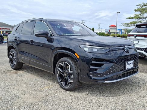 New 2026 Volkswagen Tiguan SEL R-Line AWD/4WD image 1
