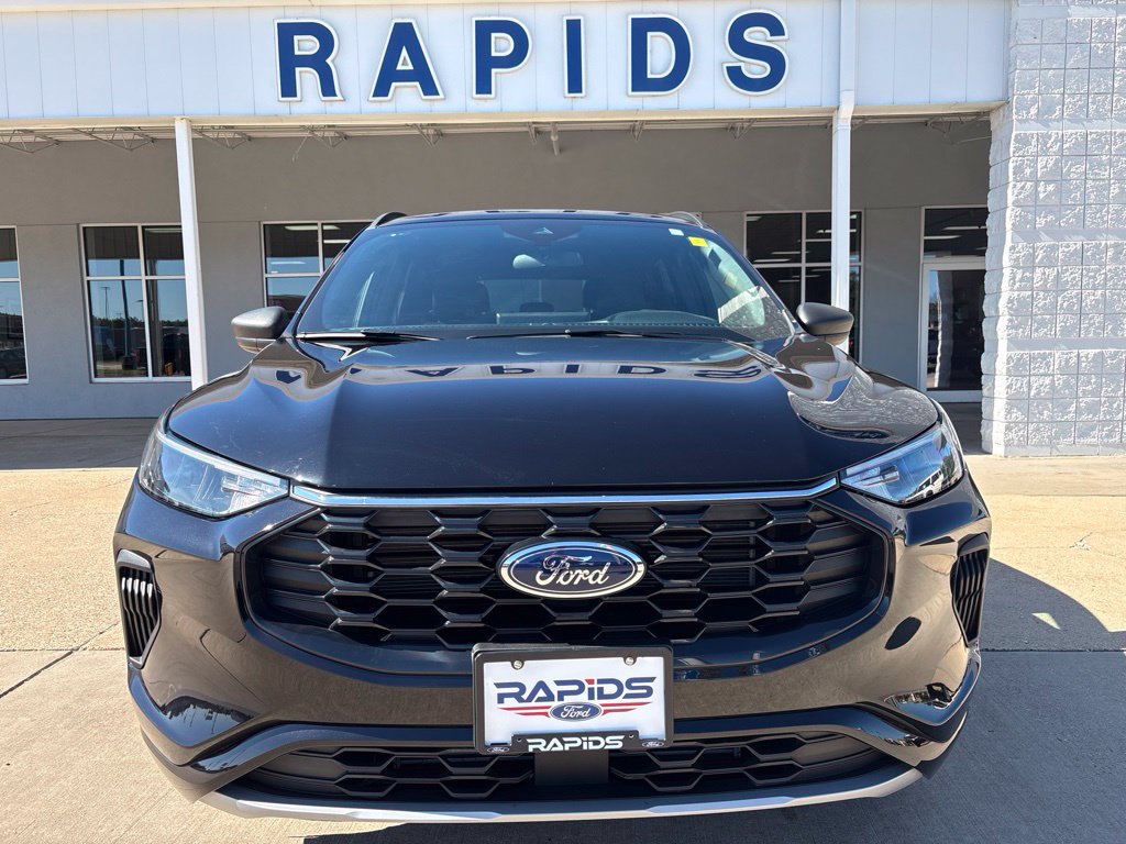Used 2024 Ford Escape ST-Line w/ Tech Pack #1 AWD/4WD image 2