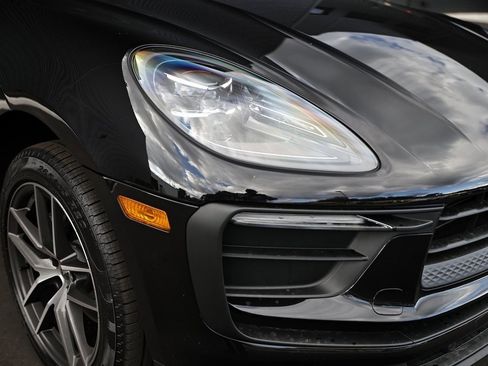 New 2026 Porsche Macan image 18