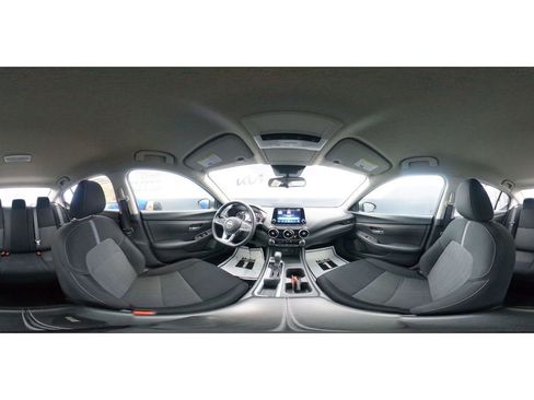 Used 2024 Nissan Sentra SV image 16