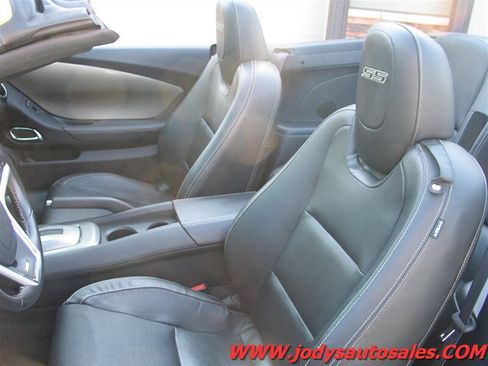 Used 2015 Chevrolet Camaro SS w/ RS Package RWD image 7