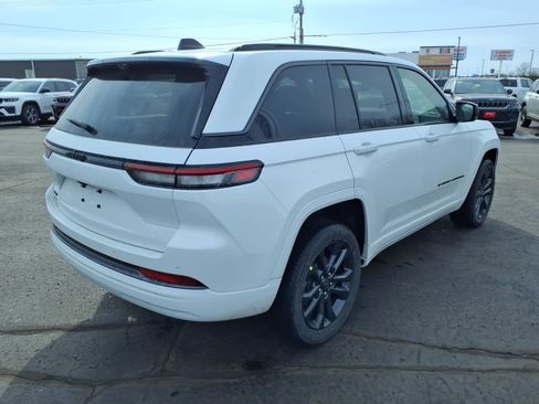 New 2026 Jeep Grand Cherokee Limited Reserve image 2