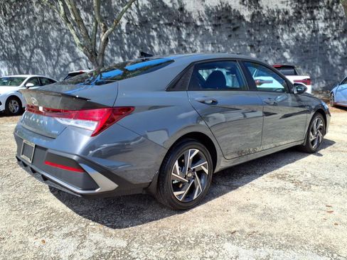 New 2025 Hyundai Elantra SEL image 7