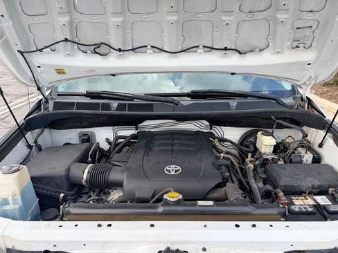 Used 2011 Toyota Tundra Limited w/ Memory Pkg AWD/4WD image 16