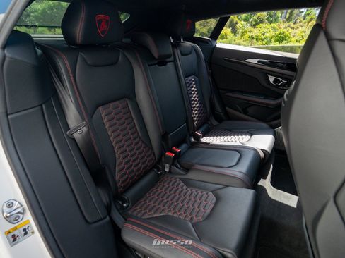 Used 2021 Lamborghini Urus AWD/4WD image 61