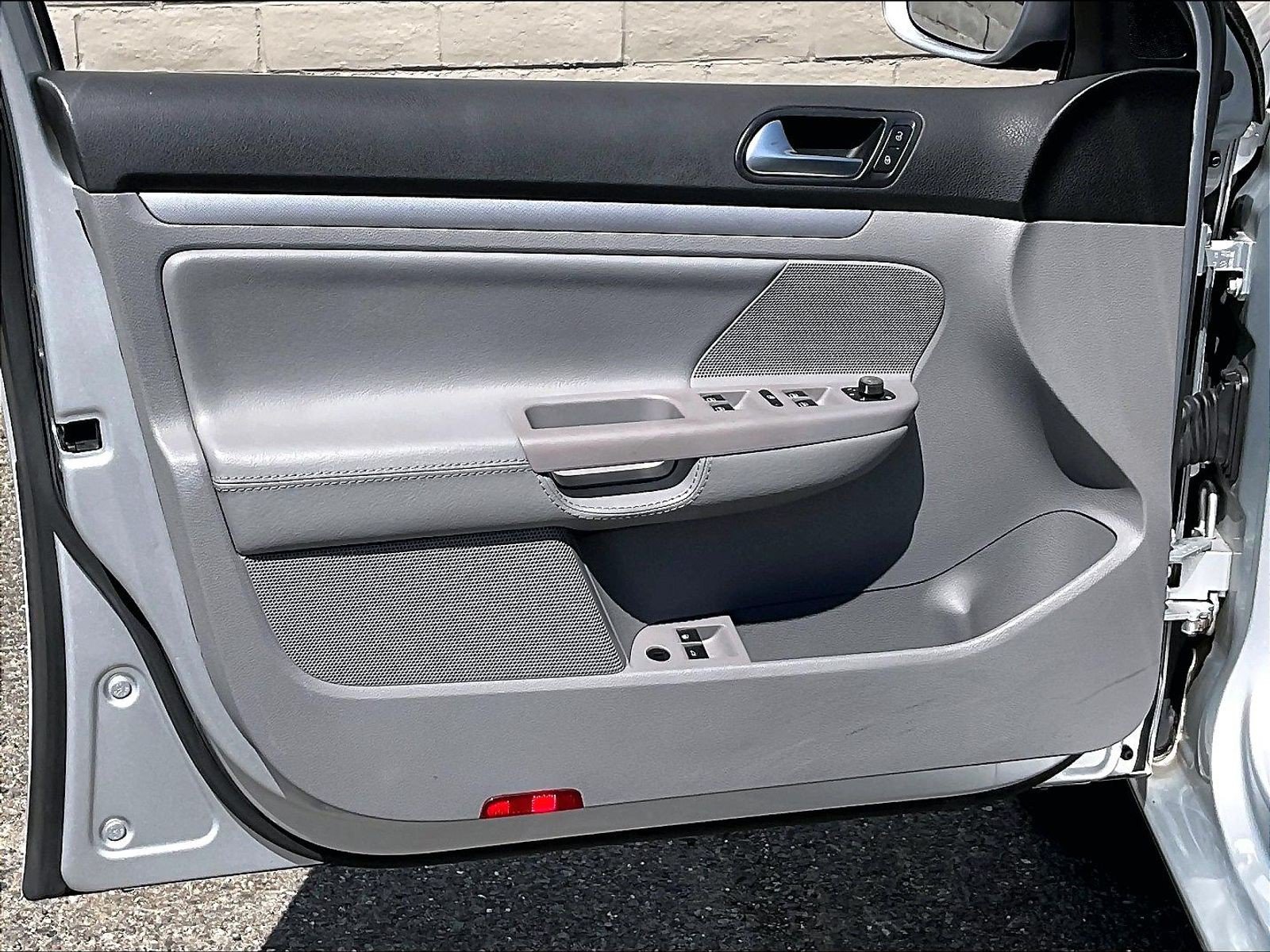 Used 2009 Volkswagen Jetta Wolfsburg Edition FWD image 19