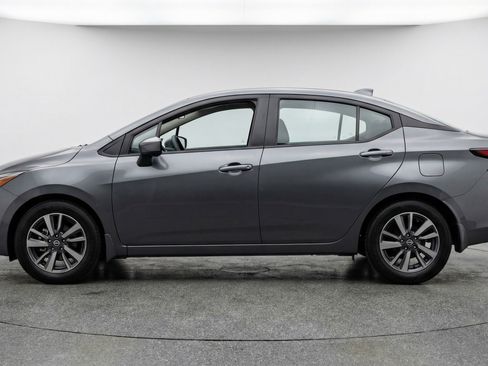 Used 2025 Nissan Versa SV image 5