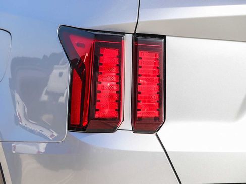 Used 2022 Kia Sorento LX FWD image 9
