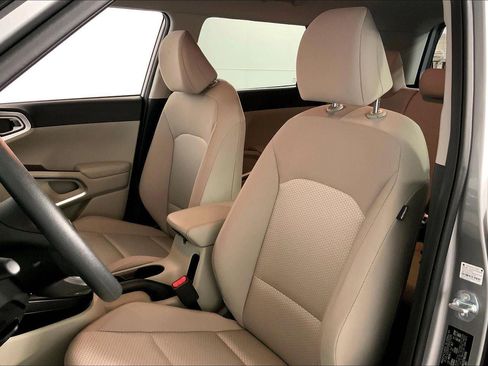 Certified 2025 Kia Soul LX w/ LX Technology Package image 22