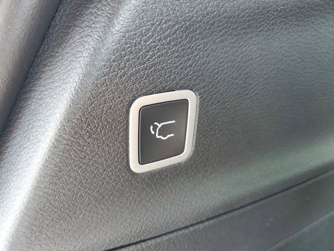 New 2026 Chrysler Pacifica Limited FWD image 6