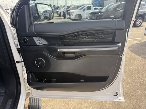 Used 2019 Ford Expedition Platinum image 43