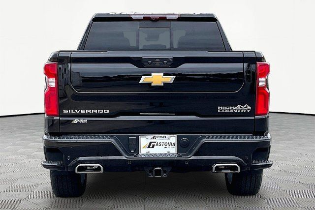 Used 2024 Chevrolet Silverado 1500 High Country AWD/4WD image 6