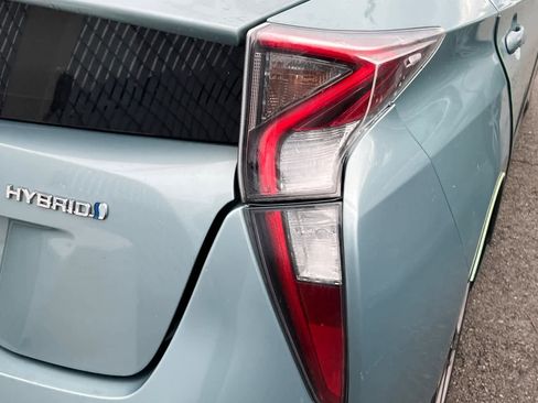 Used 2016 Toyota Prius Three Touring image 17