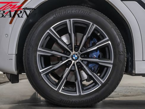 Used 2022 BMW X6 xDrive40i w/ Executive Package image 17