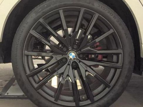 Used 2022 BMW X6 xDrive40i w/ M Sport Package AWD/4WD image 11