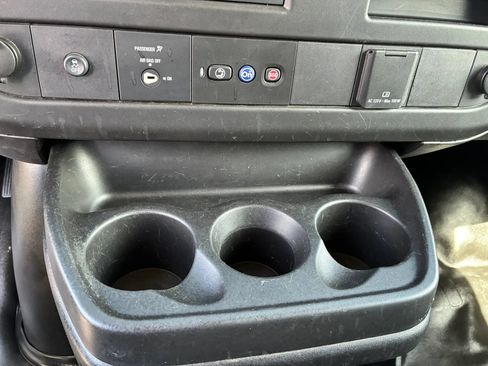 Used 2019 Chevrolet Express 3500 w/ Driver Convenience Package RWD image 19
